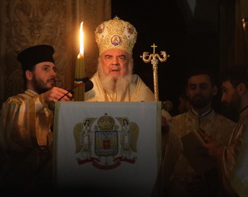 Hristos a înviat! Imagini de la liturghia de Înviere de la Patriarhia Română, oficiată de Preafericitul Daniel