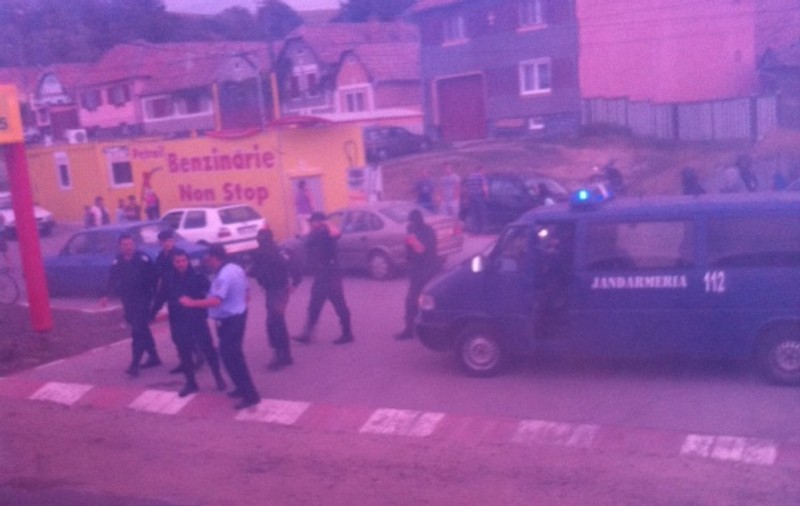 Suporteri stelişti, atacaţi la Sibiu! I-AU TĂIAT MÂNA CU TOPORUL