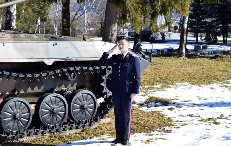 O tânără din România pleacă la West Point, cea mai veche academie militară din SUA. Cum a fost „armata” într-un liceu în nordul Moldovei