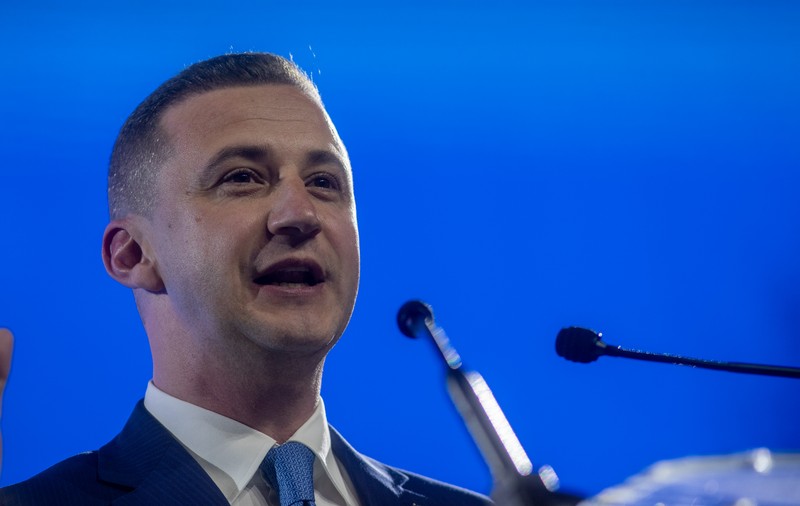 Congresul PSD. Alfred Simonis, atac la Iohannis și la Rareș Bogdan: „Nu mai vreau un preşedinte cu un rânjet metalic sau cu muşchiul empatiei atrofiat”