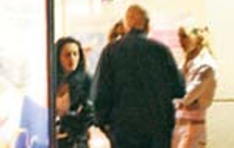 Prostituatele s-au mutat pe Internet