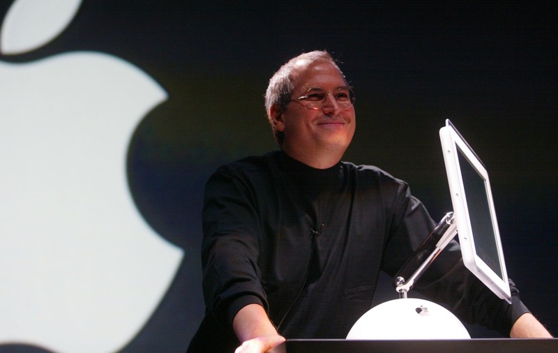 Tu şi Steve Jobs: Povesteşte-ne prima ta experienţă cu un produs Apple