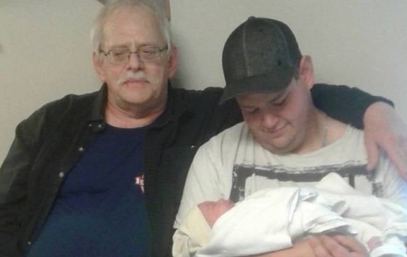 Coincidență într-o familie din Canada: Tată, fiu și nepot sunt născuți în aceeași zi