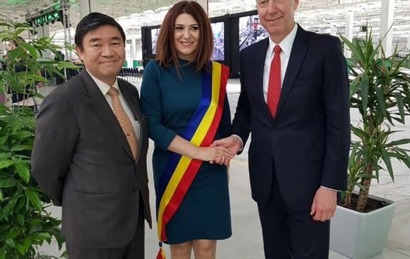 Grupul japonez Nidec a inaugurat cea mai mare fabrică de motoare electrice din România. Criza forței de muncă, rezolvată prin instalarea de roboți