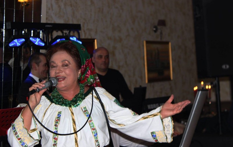 Cum arăta casa părintească a Laurei Lavric, înainte să fie mistuită de flăcări