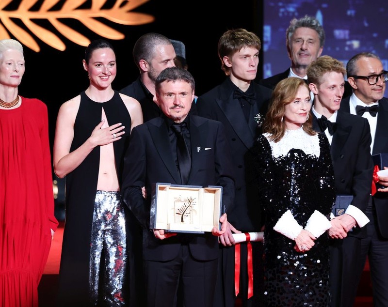 Lia Bugnar, reacție fermă după ce Cristian Mungiu a primit trofeul Palme d’Or pentru „Fjord”. „Noi suntem foarte severi, dacă pe fraierii ăia-i păcălește, pe noi nu”