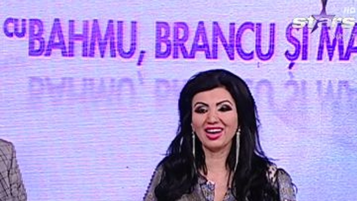 Adriana Bahmuțeanu, despre operațiile estetice pe care le-a făcut. A venit cu tuburile de dren pe sub rochie