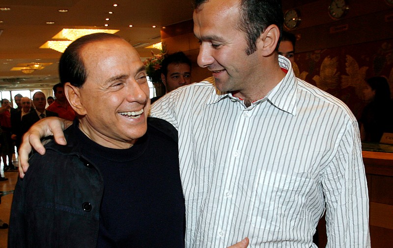 Moment istoric la AC Milan: ^Silvio Berlusconi lasă ”diavolul” după 29 de ani. Cine este noul magnat