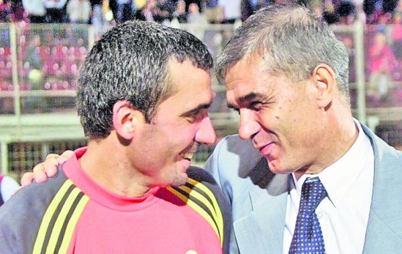 Se ascute lupta Hagi - Iordănescu. ”Regele” îl ridică din nou în slăvi pe ”dușmanul” Stelei: ”Norocul meu a fost Lucescu”!
