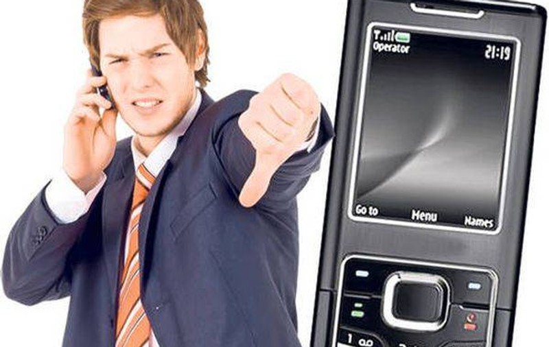 Noul drog al tinerilor români: telefonul mobil!