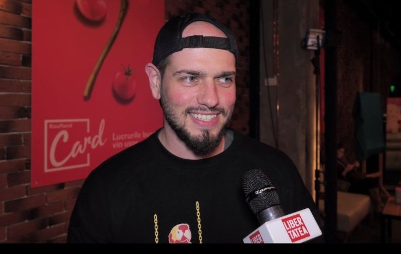 VIDEO/ Matei Dima i-a crescut cota mamei sale cu filmulețele pe YouTube. "I-a crescut mult prețul și nu ne-o permitem"