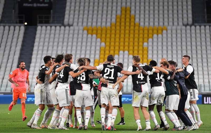 VIDEO | Juventus Torino, campioană a Italiei pentru a noua oară la rând. Imagini rare cu bucuria din vestiar