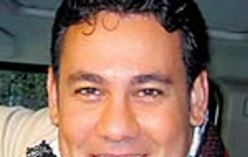 Ionut Dolanescu a semnat cu Romantica 