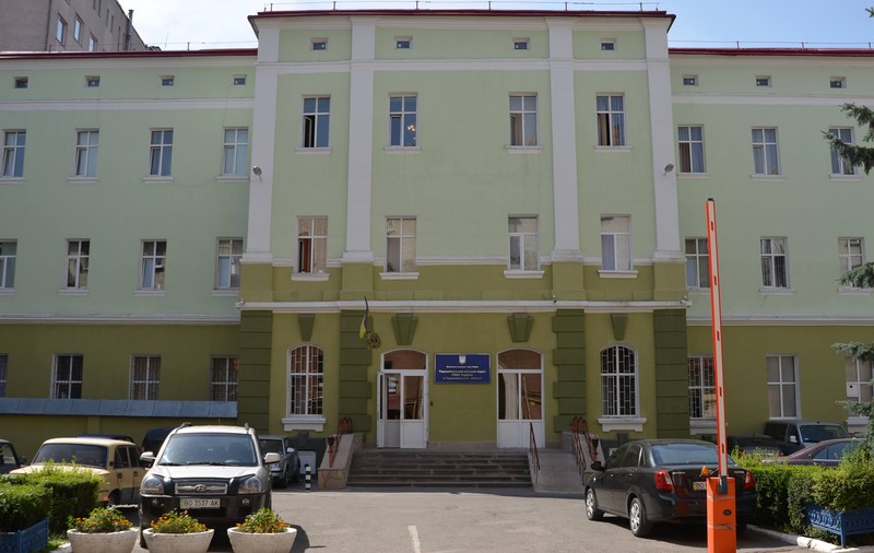 O ucraineancă i-a cerut unui tânăr poze în ipostaze intime și l-a șantajat că le publică pe internet. Poliția o caută