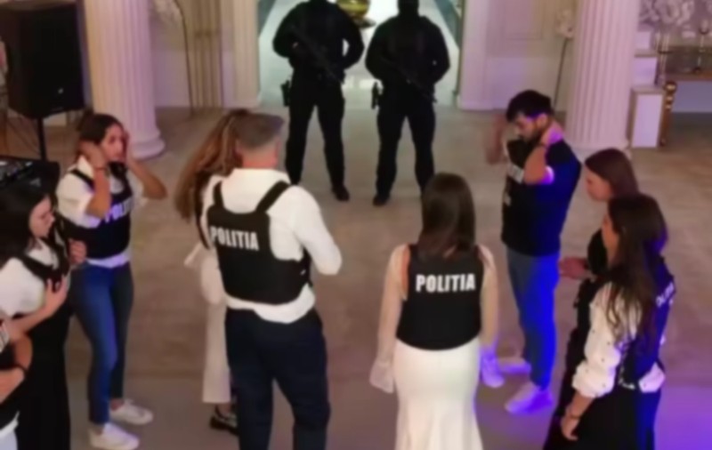 Un clip realizat de MAI, val de ironii pe internet: „Mie îmi place cum i-a pus pe hold pe tâlhari ca să-și pună vestele”