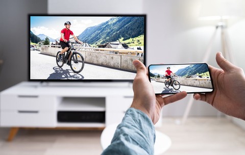 Telefoanele și televizoarele se vor scumpi, din 1 iulie 2026. O nouă taxă va fi transferată către clienți, anunță managerii companiilor din Polonia