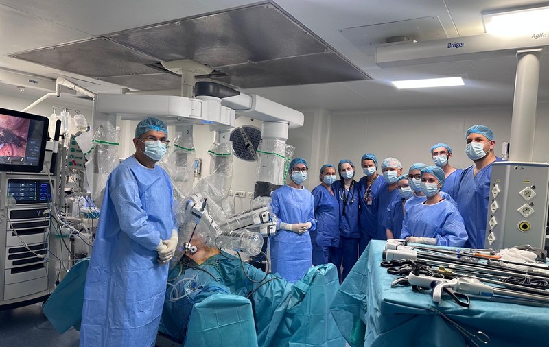 Inaugurare spectaculoasă a robotului chirurgical da Vinci 5 la Institutul Clinic Fundeni: unei paciente de 70 de ani i s-a scos un segment din ficat afectat de cancer