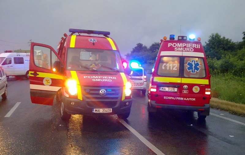 Accident mortal în Dolj. Două femei au decedat după ce mașina condusă de una dintre ele a intrat într-un copac