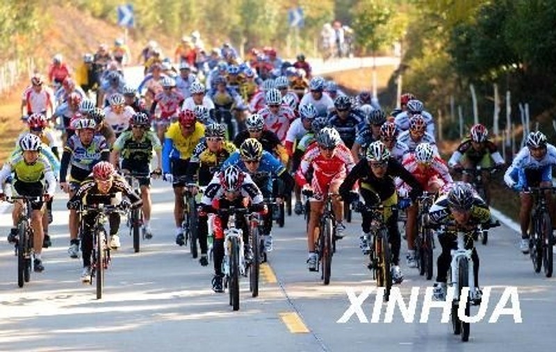 Un ciclist a murit, lovit de o mașină la antrenament! Jason Lowndes avea doar 23 de ani