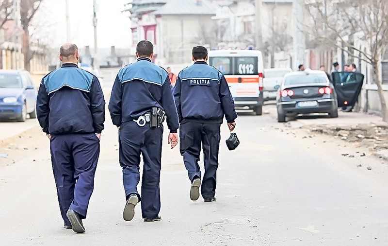 Țară, țară vrem polițiști! ”Internele” scot la ”mezat” 2.000 de posturi pentru civili