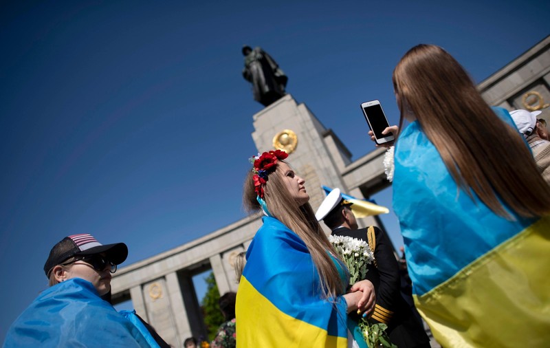 Steagurile Rusiei și Ucrainei, interzise în Berlin la ceremoniile din 8 mai. Ce motive au invocat autoritățile