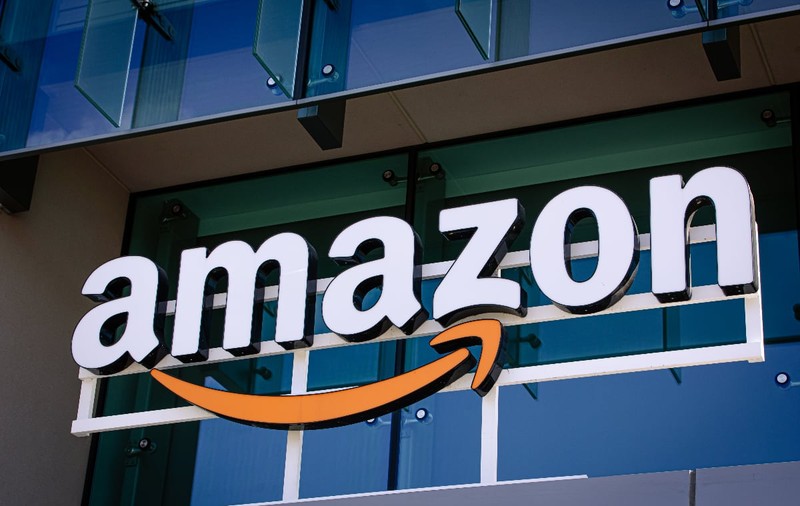 Amazon cumpără firma de sateliți Globalstar cu 11,57 miliarde de dolari pentru a concura rețeaua Starlink a lui Elon Musk