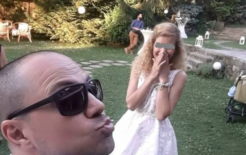 EXCLUSIV / Dan Badea și-a dus iubita în fața mamei! Blonda seamănă mult cu Lora!