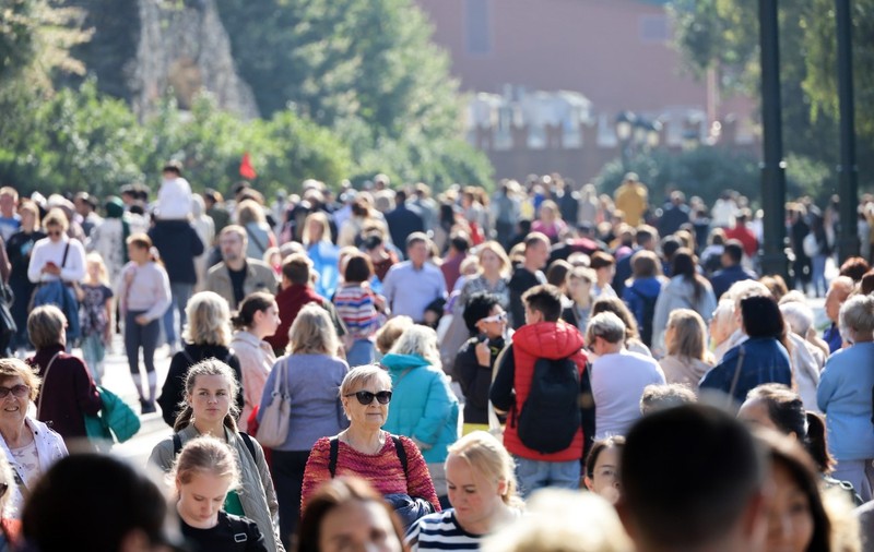 Populația României poate scădea cu 5 milioane de locuitori în 50 de ani, anunță INS. Dacă în 1989 erau 23 de milioane, în 2080 ar putea rămâne 14 milioane