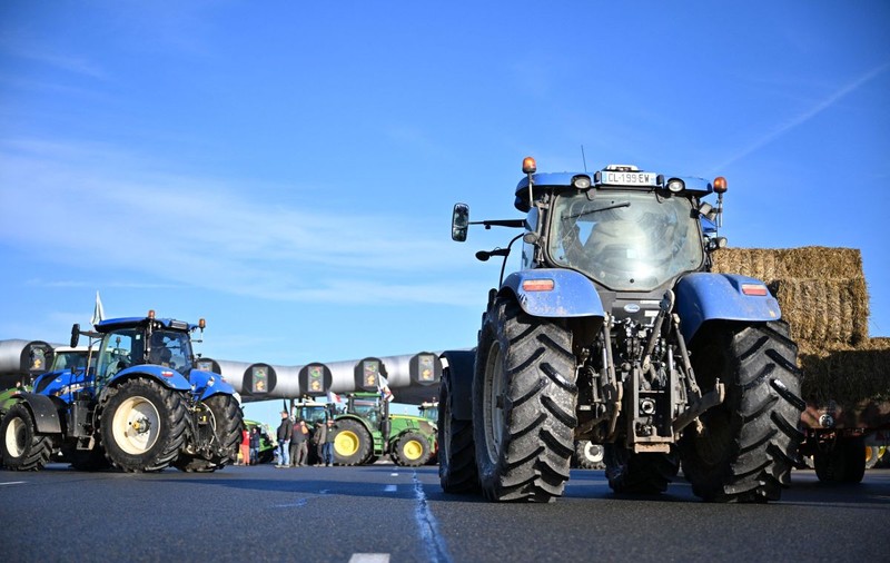 Franța vrea modificarea urgentă a legislației UE într-o încercare de a opri protestele agricultorilor
