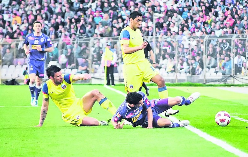 Marian Iancu l-a atacat dur pe arbitrul Cristi Balaj de la Poli - Steaua, din cauză că n-a dat bănăţenilor un penalty: «A fost drogat?»