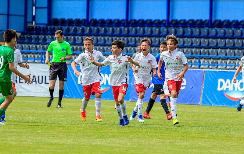 Începe Cupa Hagi 2018, cea mai importantă competiție pentru copiii sub 12 ani. Start la Cluj-Napoca. Învingătoarea merge la Danone Nations Cup 2019