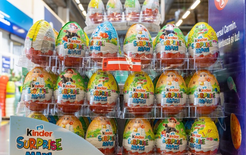Ouă Kinder produse în Belgia, retrase de pe piață de teama contaminării, după apariția a 125 de cazuri de Salmonella