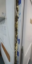 Fragment de tâmplărie cu instalaţie electrică din interiorul Spitalului Cernavodă