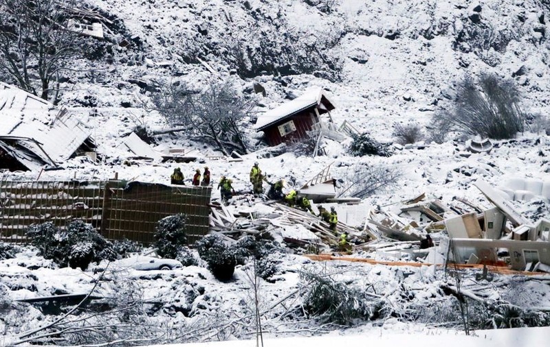 A cincea victimă a fost descoperită în urma alunecării de teren din Norvegia. Cinci persoane sunt dispărute