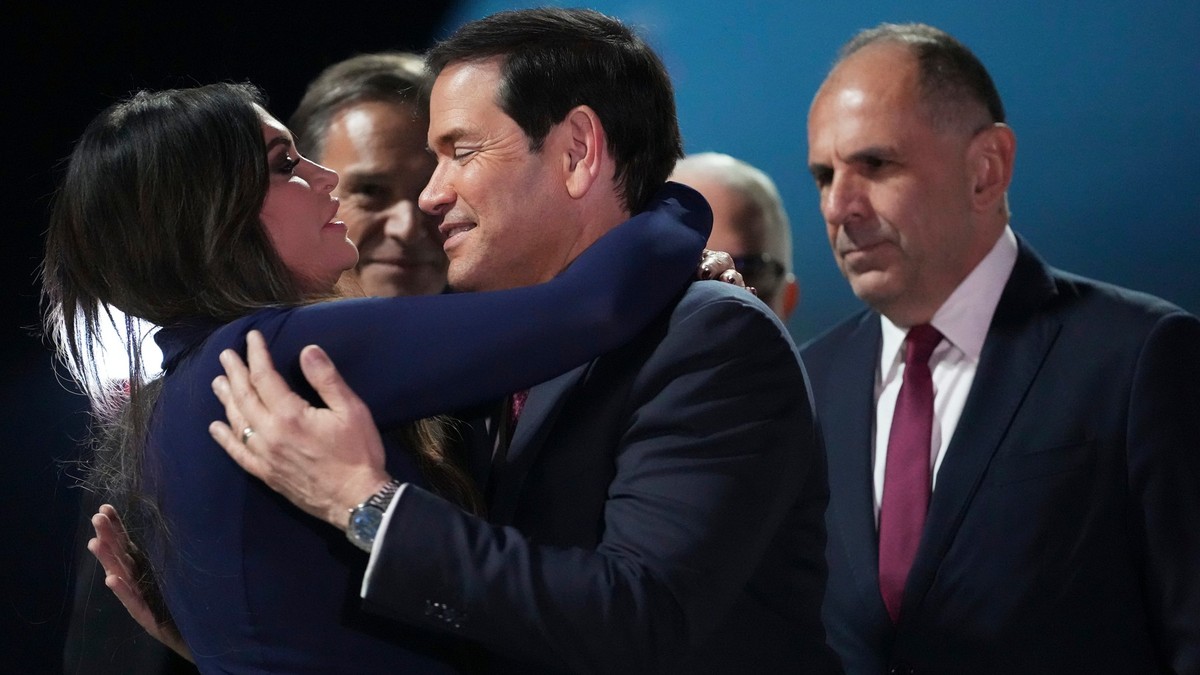 Casa Albă evaluează înlocuirea ambasadoarei SUA în Grecia, Kimberly Guilfoyle