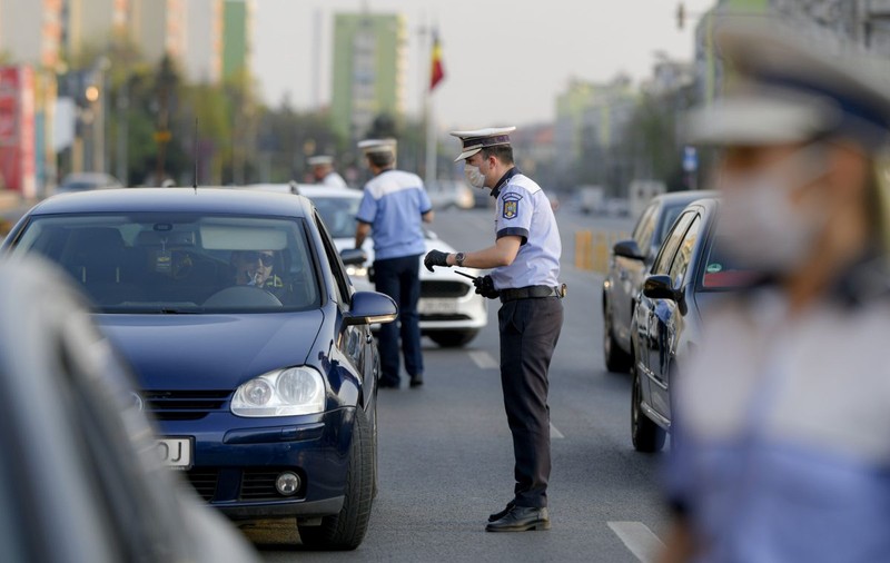 Brigada Rutieră București: “Recomandăm părinților să folosească autoturismul personal doar dacă este absolut necesar”