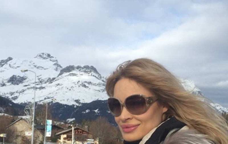 În plin scandal, Valentina Pelinel e cu zâmbetul pe buze și se distrează departe de țară