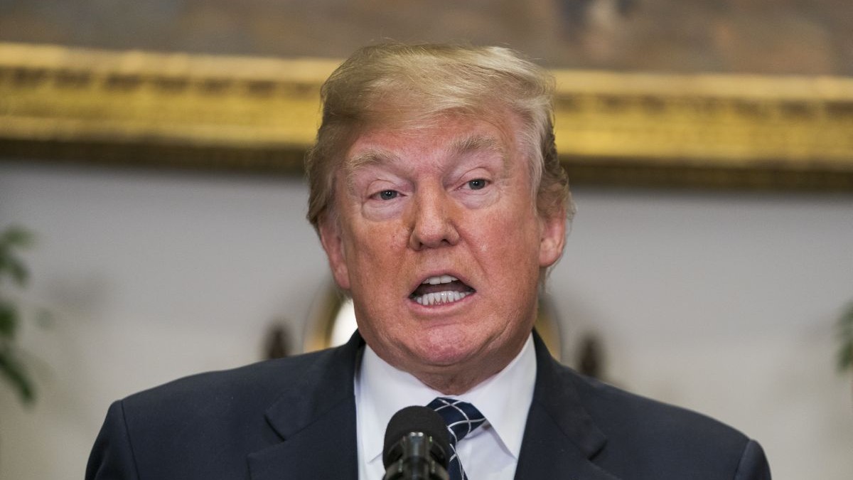 Cum se folosește Donald Trump de atacul terorist din Franța