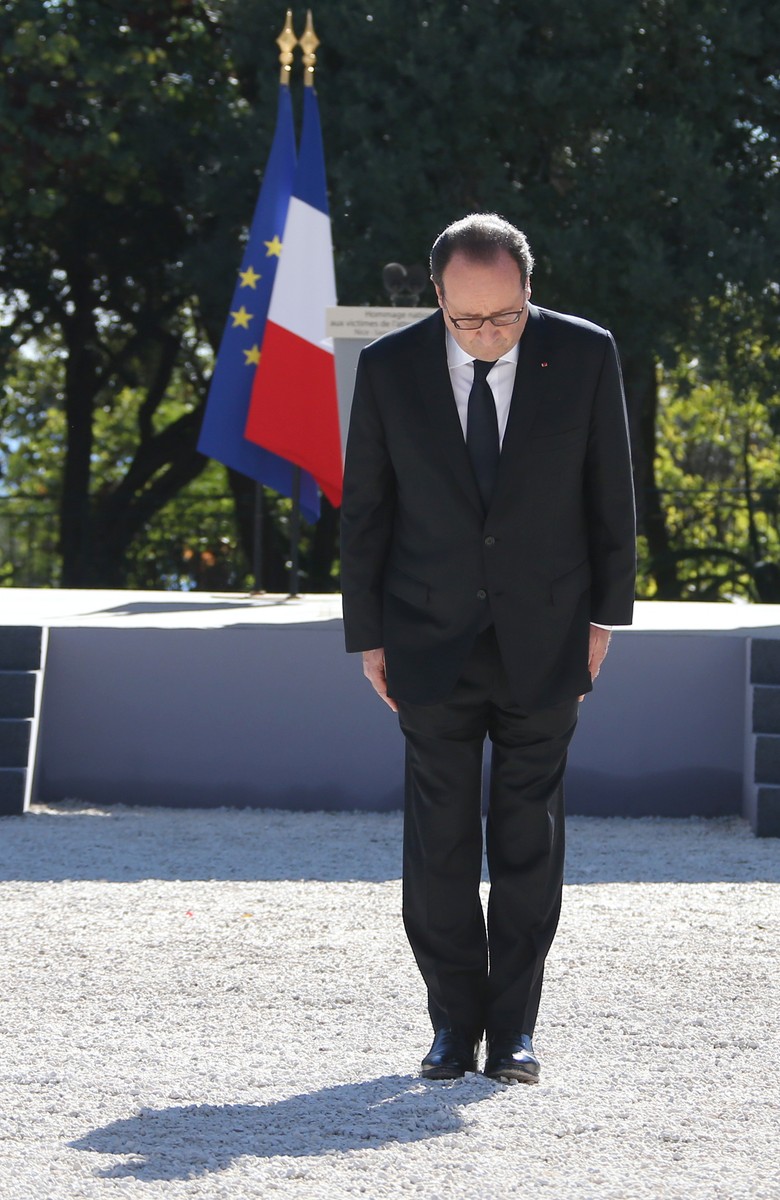 Francois Hollande, la ceremonia de comemorare a victimelor