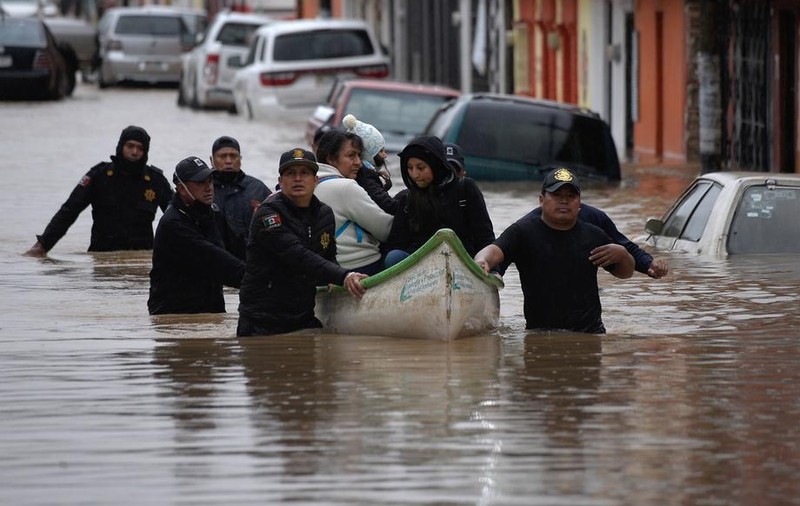 FOTO | Inundații puternice în Mexic. Furtunile Eta lasă în urmă peste 80.000 de oameni afectați și 21 de morți