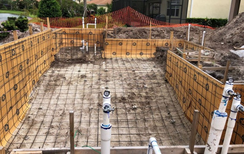 Medic din Iași, înșelat cu aproape 27.000 de euro de un constructor pentru o piscină: „Lucrarea nu e finalizată nici 30%”