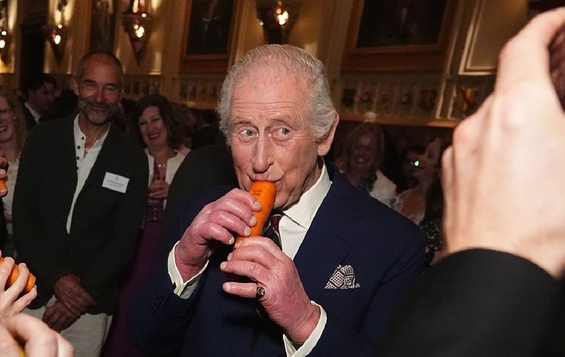 Regele Charles și-a surprins invitații de la Castelul Windsor cântând la un morcov