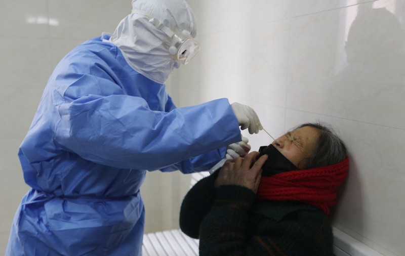 Săptămâna în imagini | Lupta cumplită cu epidemia în China, furtuna Ciara și prima căsătorie gay în Irlanda de Nord