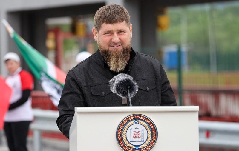 Ramzan Kadîrov publică imagini cu el, în care apare cu fața umflată, pentru a dezminți speculațiile despre starea lui de sănătate | VIDEO