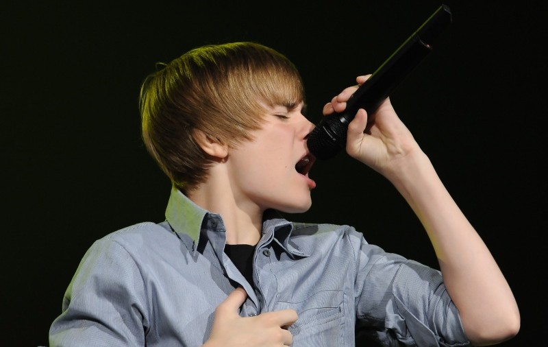 Justin Bieber se droghează?