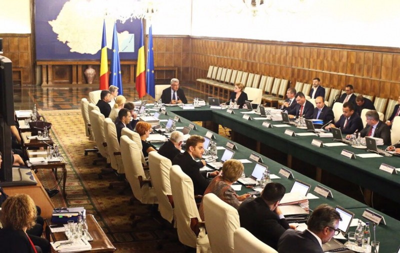 Cine ar putea părăsi Guvernul: Sevil Shhaideh, Rovana Plumb și Viorel Ilie - miniștrii cu probleme în justiție. Liviu Pop și Florian Bodog sunt și ei pe listă (SURSE)