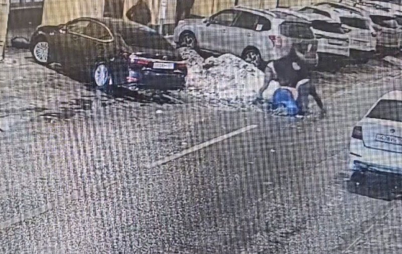 Un veteran rus care și-a pierdut brațul în războiul din Ucraina a fost bătut, la Sankt Petersburg. De la ce a pornit conflictul