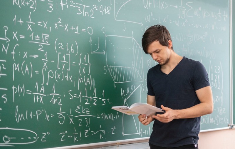 Matematica din România, cu trei ani înaintea Europei. De ce elevii ajung să o urască