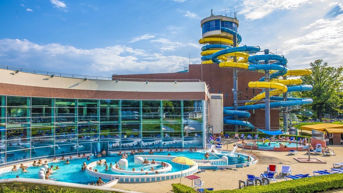Complexul Napfenyfurdo Aquapolis din Szeged | Foto: napfenyfurdoaquapolis.com