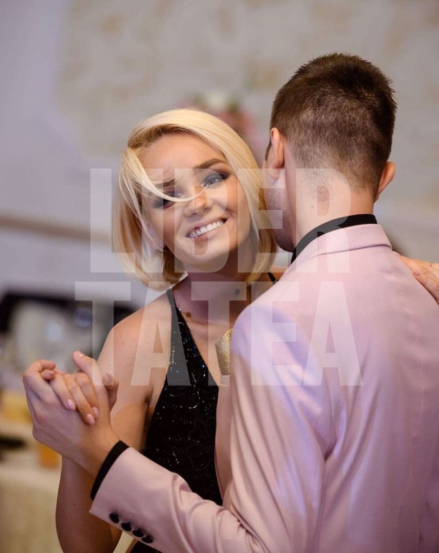 FOTO EXCLUSIV/ Solista Maria Constantin s-a afișat weekend-ul trecut la un eveniment privat la brațul altui bărbat. Despre cine este vorba